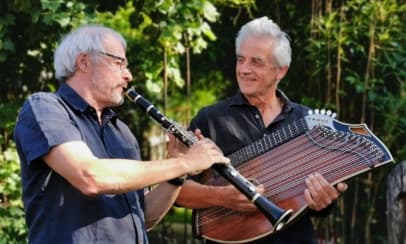 Das Foto zeigt den Musiker Günther Schwanghart an der Klarinette.